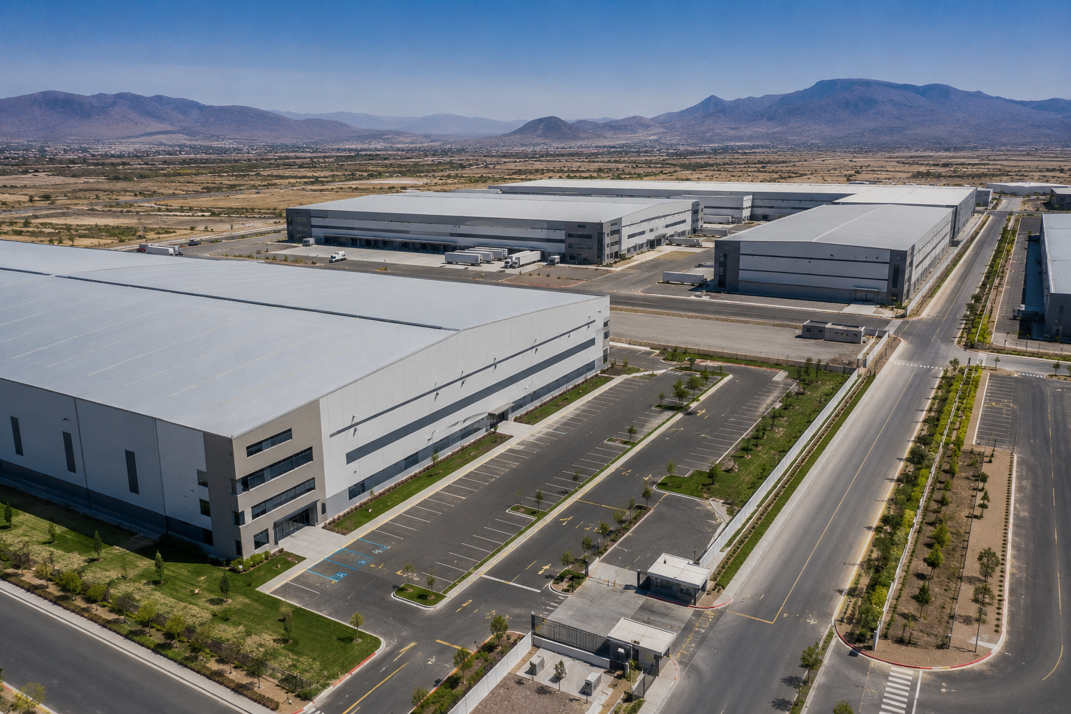 Vista aérea de parque industrial logístico en México