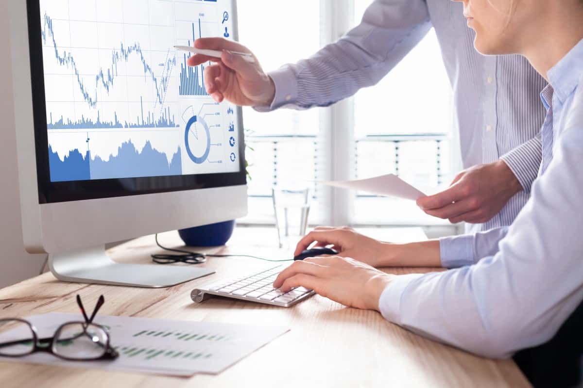 Cómo invertir en la bolsa de valores según tus objetivos de inversión y capital