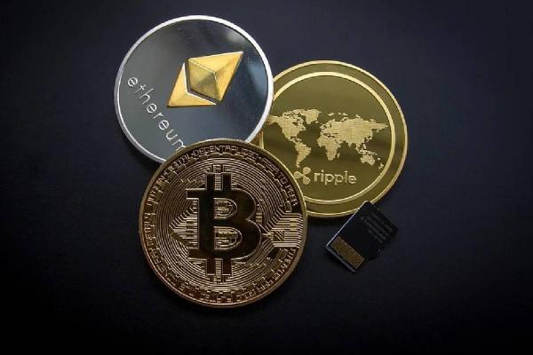 Las tres principales del ranking de criptomonedas: Bitcoin, Ethereum y Ripple.