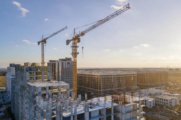 ¿Conviene invertir en empresas de construcción?