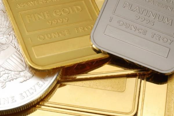 Oro, plata, platino. Antes de invertir en ellos, es esencial indagar sobre el precio de los metales.