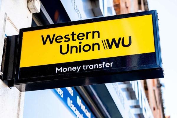 Logotipo de WU. Descubre en esta nota todo sobre Western Union, sus acciones y valores.