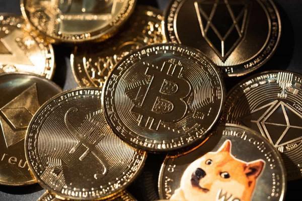 Bitcoin, Etherum y otras monedas digitales. Conoce cuál es la mejor criptomoneda para invertir.