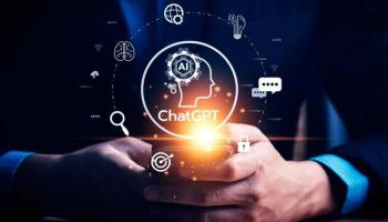Un trader investiga en sus equipos móviles qué es Chat GPT
